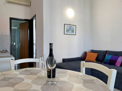 Apartment One bedroom apartment with terrace and sea view Šilo, Krk A-18756-a - Outdoor photo 16