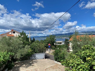 Apartment One bedroom apartment with terrace and sea view Šilo, Krk A-18756-b - Outdoor photo 10