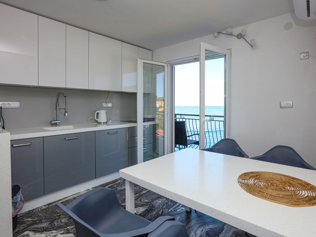 Apartment Two bedroom apartment near beach Ražanj, Rogoznica A-24569-c