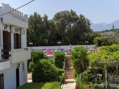 Holiday park Modernes Ferienhaus in Stalos mit Balkon - Environment photo 13