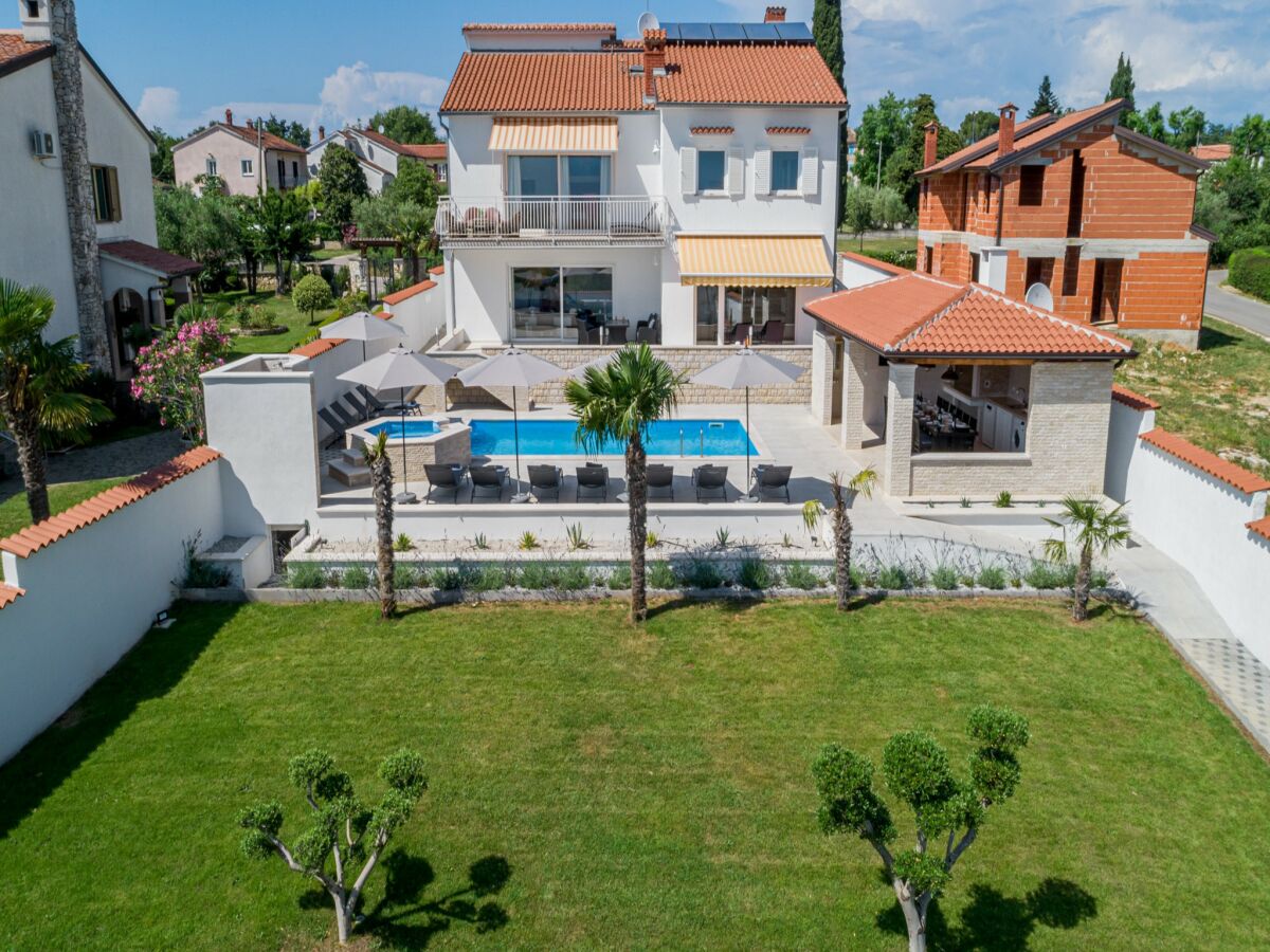 Villa Aesthetic villa with private pool - Outdoor photo 2