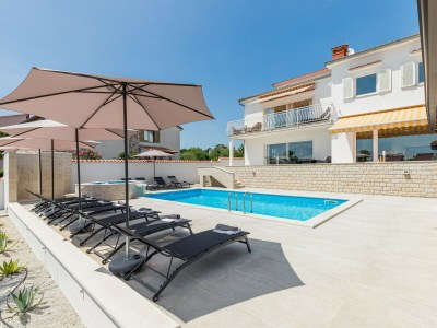 Villa Aesthetic villa with private pool - Outdoor photo 13