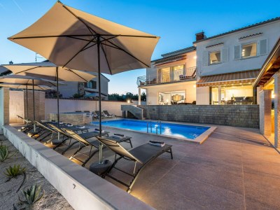 Villa Aesthetic villa with private pool - Outdoor photo 16