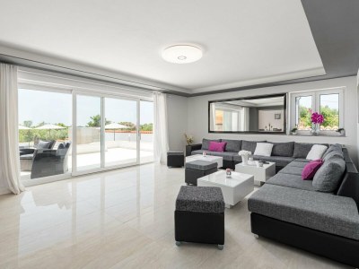 Villa Aesthetic villa with private pool - Features photo 23