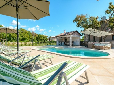 Villa Villa in Sveti Lovrec near Ski Resort - Outdoor photo 12