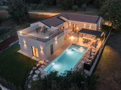 Villa Luxusvilla in Tar mit Aussicht - Outdoor photo 12