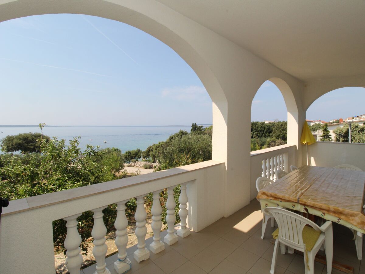 Apartment Two bedroom apartment near beach Mandre, Pag A-4084-a