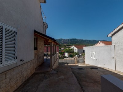 Apartment Two bedroom apartment with terrace Jelsa, Hvar A-134-c - Outdoor photo 9