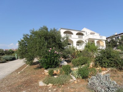 Apartment Two bedroom apartment near beach Mandre, Pag A-4084-b - Outdoor photo 4