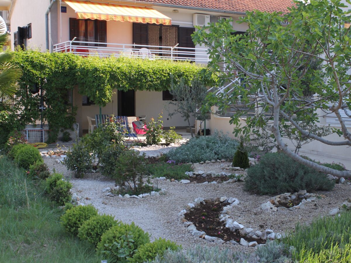 Apartment Two bedroom apartment near beach Žaborić, Šibenik A-6097-a - Outdoor photo 5