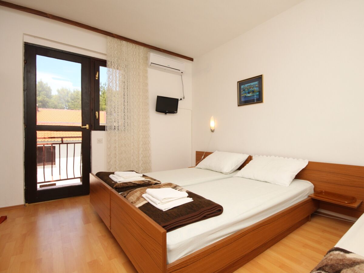 Apartment Studio flat with balcony and sea view Starigrad, Paklenica AS-6431-b