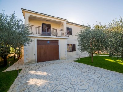 Apartment Two bedroom apartment with terrace Poreč A-6984-a - Outdoor photo 9
