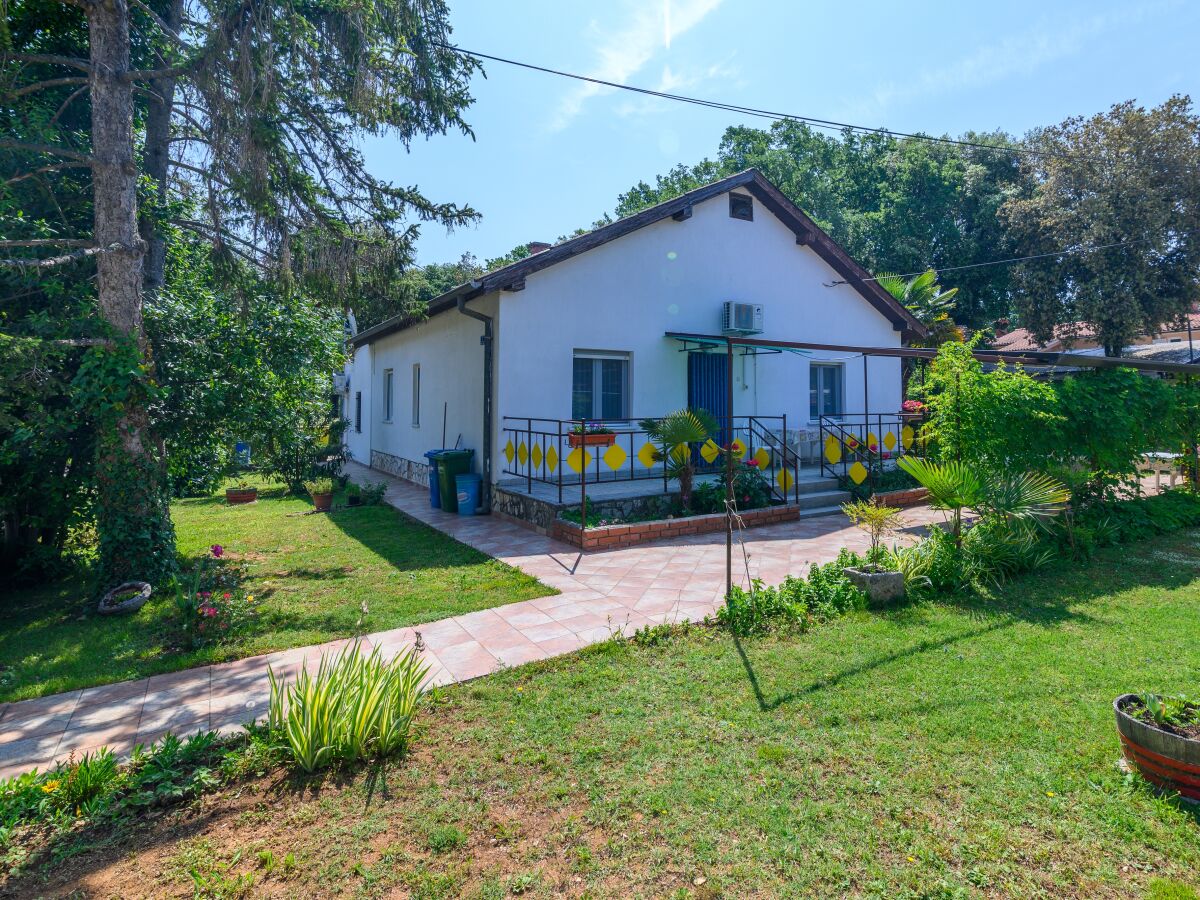 Apartment Two bedroom apartment with terrace Banjole, Pula A-2229-b - Outdoor photo 2