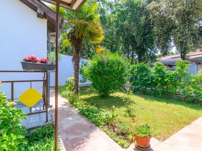 Apartment Two bedroom apartment with terrace Banjole, Pula A-2229-b - Outdoor photo 12