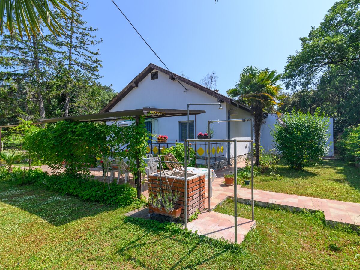 Apartment Two bedroom apartment with terrace Banjole, Pula A-2229-c - Outdoor photo 3