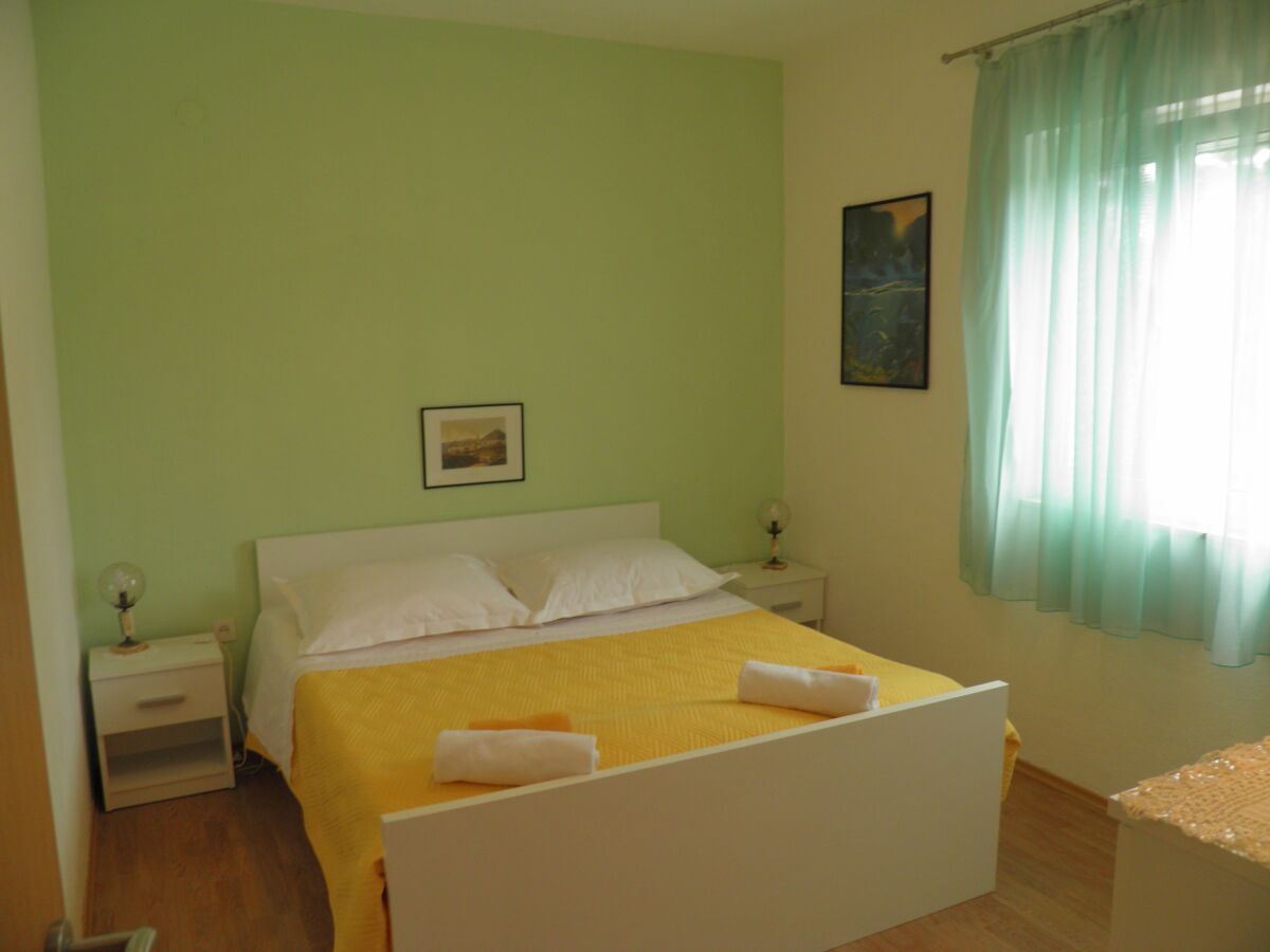 Apartment Three bedroom apartment with terrace Mirca, Brač A-2838-a - Outdoor photo 2