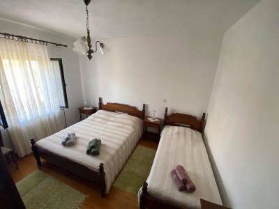 Apartment One bedroom apartment near beach Postira, Brač A-14902-b - Outdoor photo 9