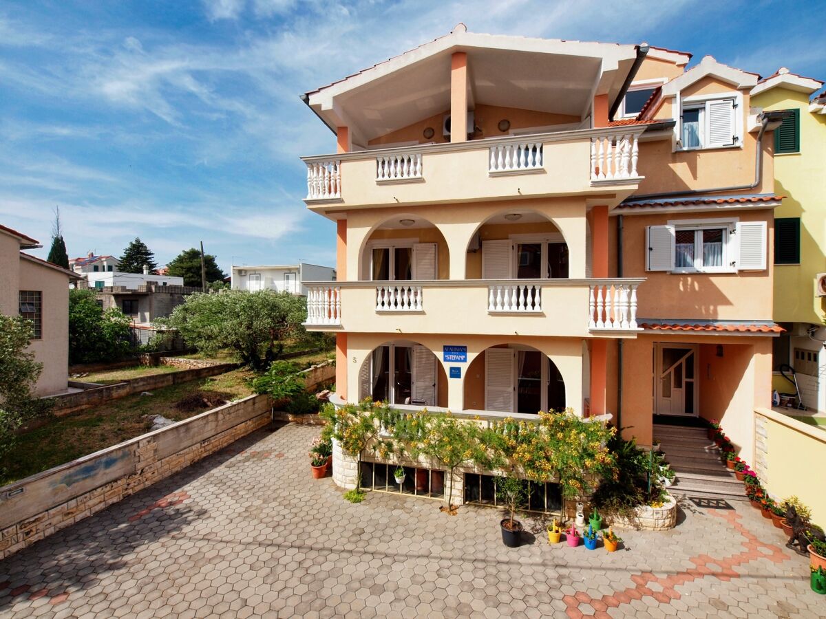 Apartment Two bedroom apartment near beach Srima - Vodice, Vodice A-15621-b - Outdoor photo 2