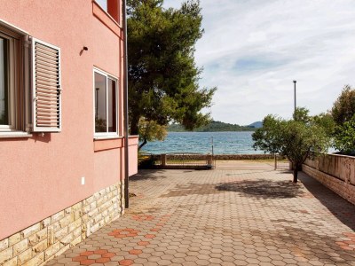 Apartment Two bedroom apartment near beach Srima - Vodice, Vodice A-15621-b - Outdoor photo 4