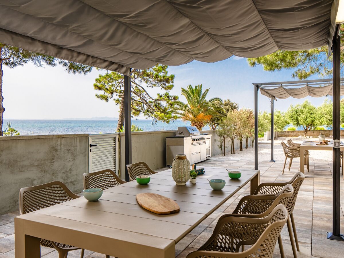 Apartment Three bedroom apartment with terrace and sea view Vir - Kozjak, Vir A-21540-b - Outdoor photo 3