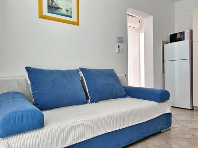 Apartment Two bedroom apartment with balcony and sea view Čižići, Krk A-22046-e - Outdoor photo 14