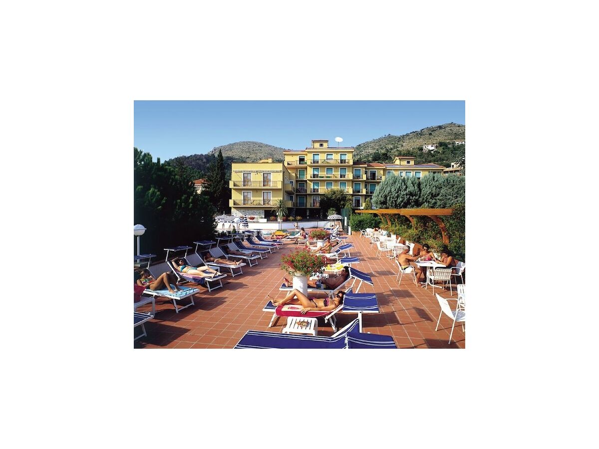 Holiday park Wohnung in Pietra Ligure - Outdoor photo 3