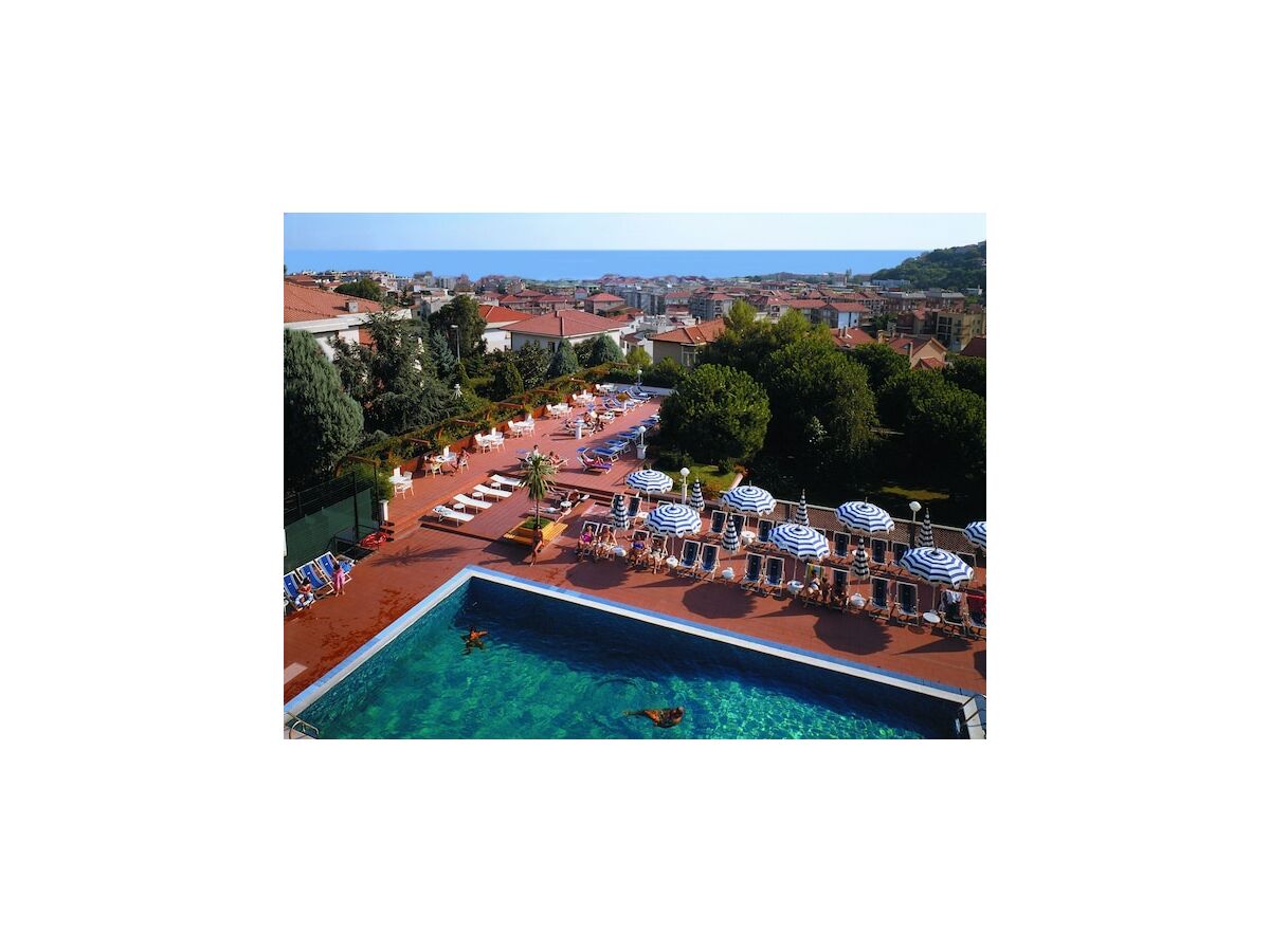 Holiday park Wohnung in Pietra Ligure - Outdoor photo 5