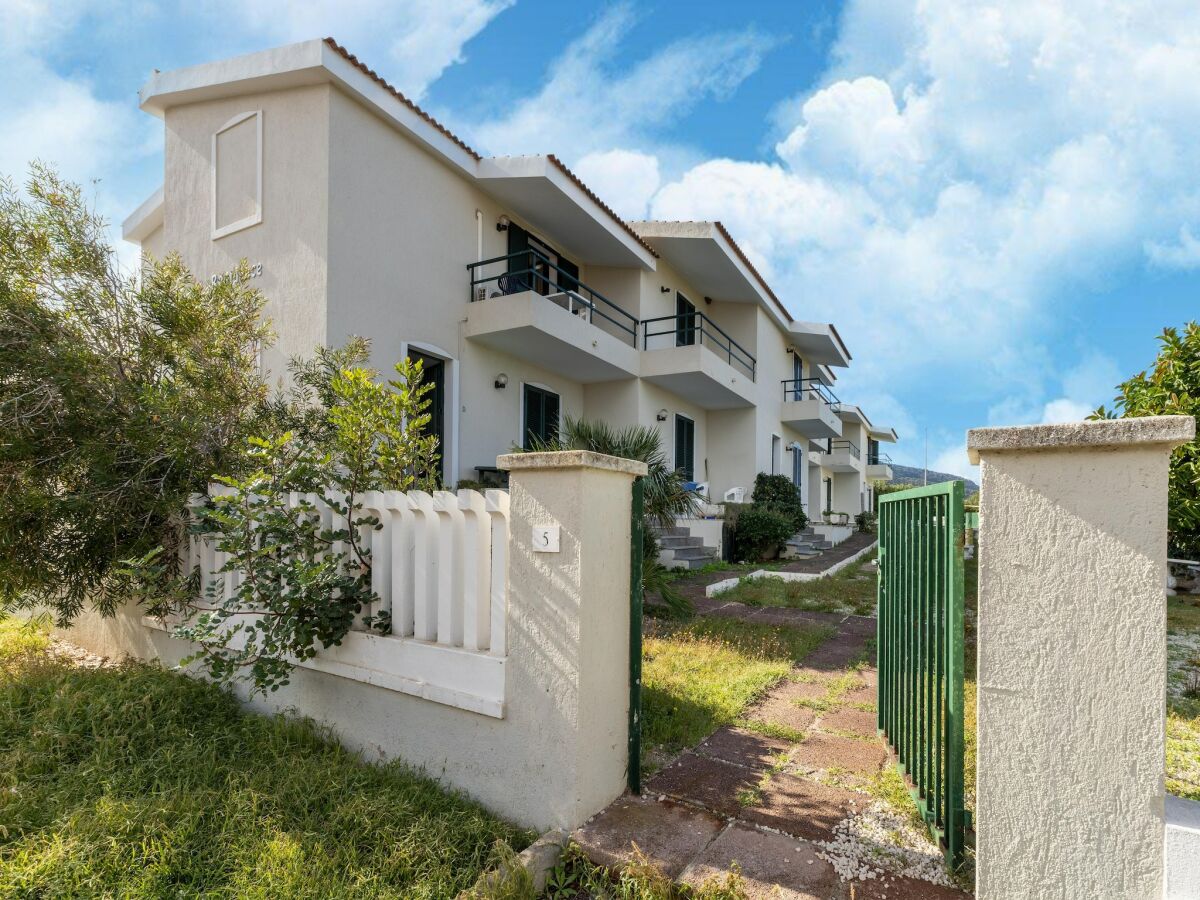 Apartment A 150 meter long mare, 2 fish - Outdoor photo 3