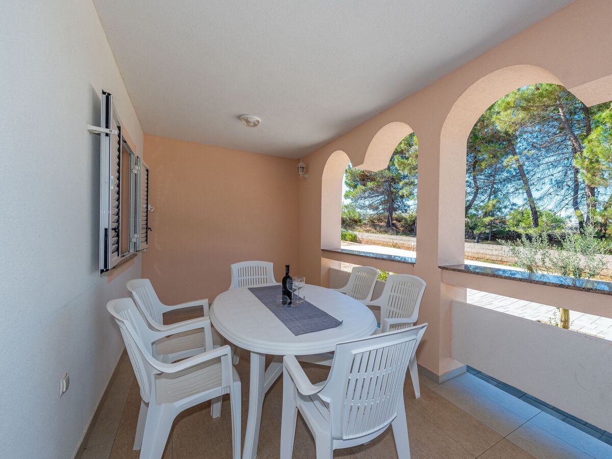 Apartment Three bedroom apartment near beach Vir - Lozice, Vir A-18576-c