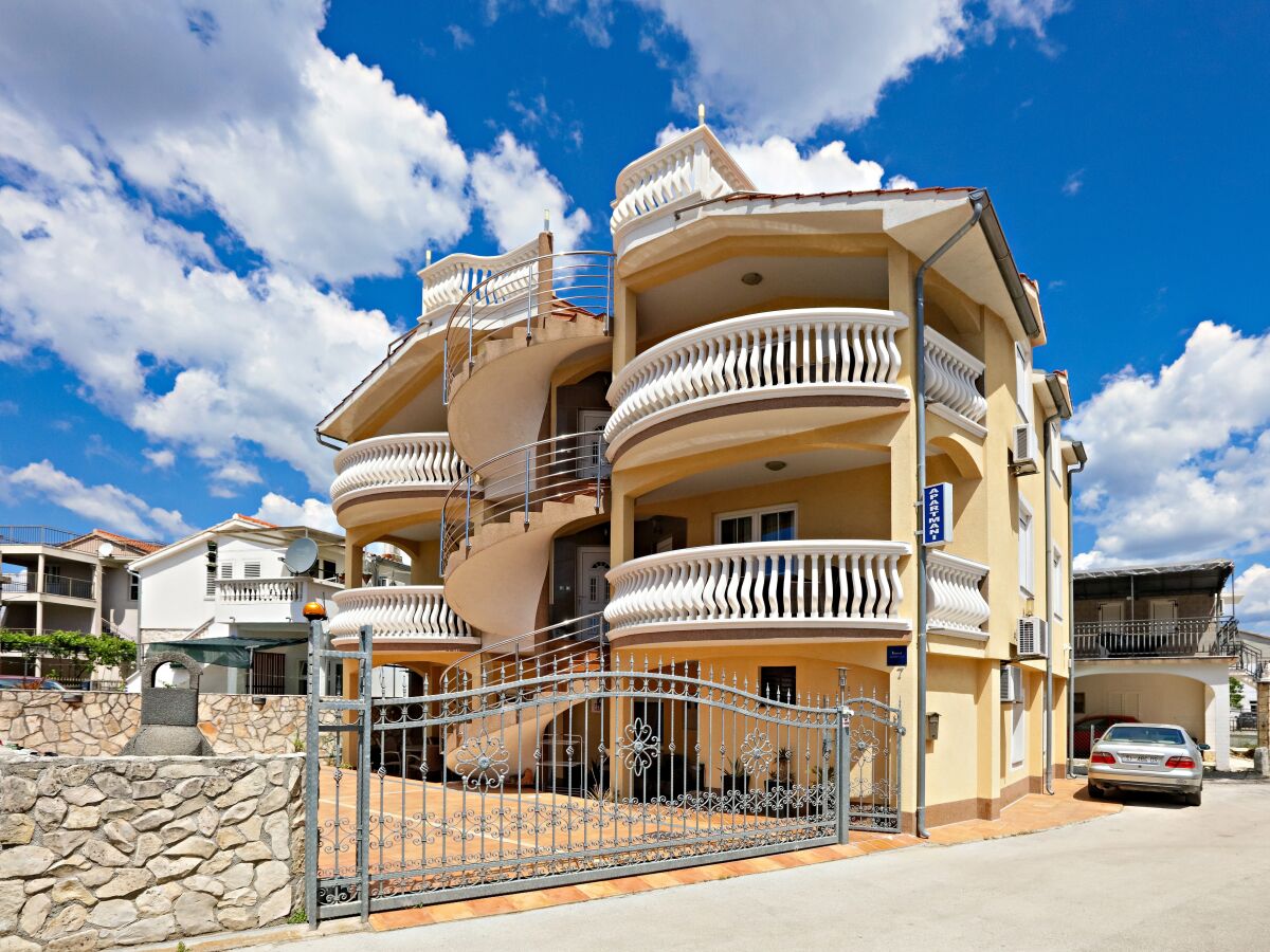 Apartment Two bedroom apartment with terrace Vodice A-13973-d - Outdoor photo 5