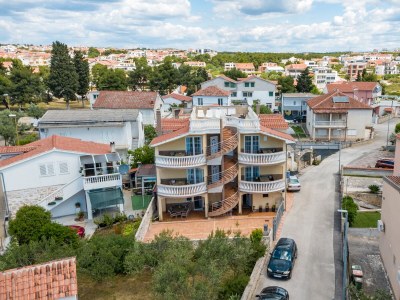 Apartment Two bedroom apartment with terrace Vodice A-13973-d - Outdoor photo 4