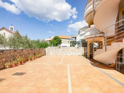 Apartment Two bedroom apartment with terrace Vodice A-13973-d - Outdoor photo 12