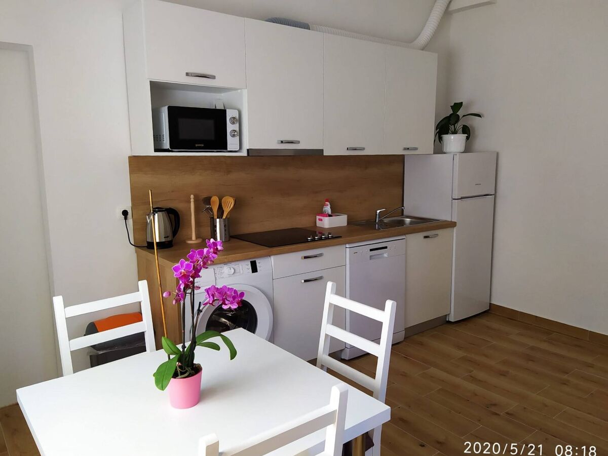 Apartment One bedroom apartment with terrace Novi Vinodolski A-19860-a