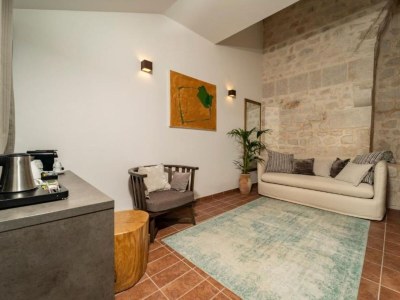 Holiday house Historic Han Hideaway Double Room 6 - Features photo 5