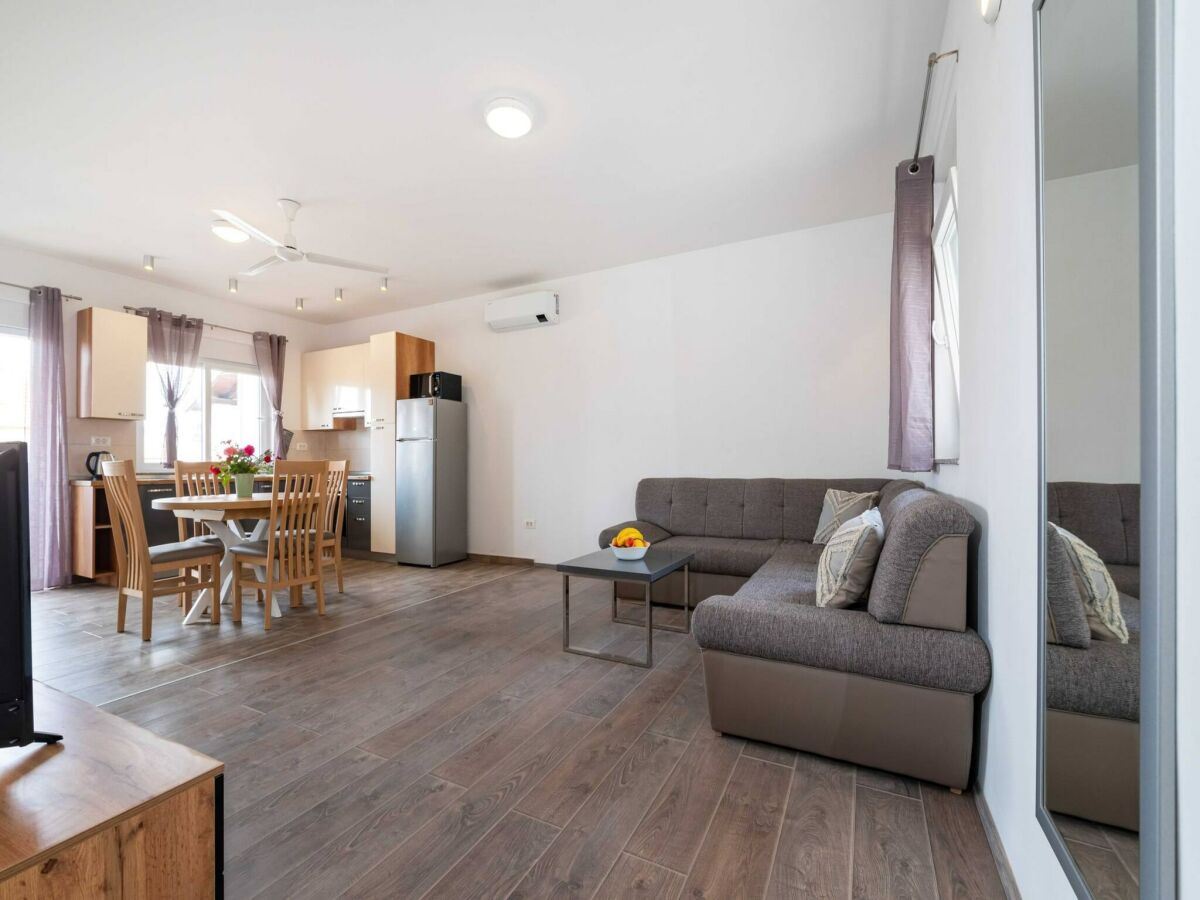 Apartment Villa by Bacina Lakes for 25 Guests - Features photo 5