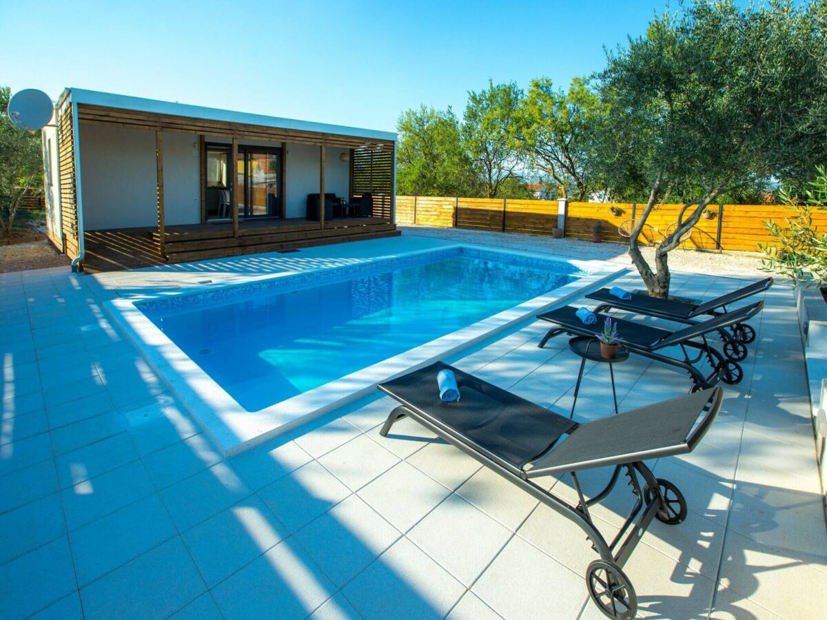 Holiday house Charming Holiday Home near Zadar - Outdoor photo 2