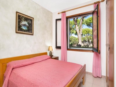 Apartment Apartment in Pals near Peaceful Beach - Features photo 7