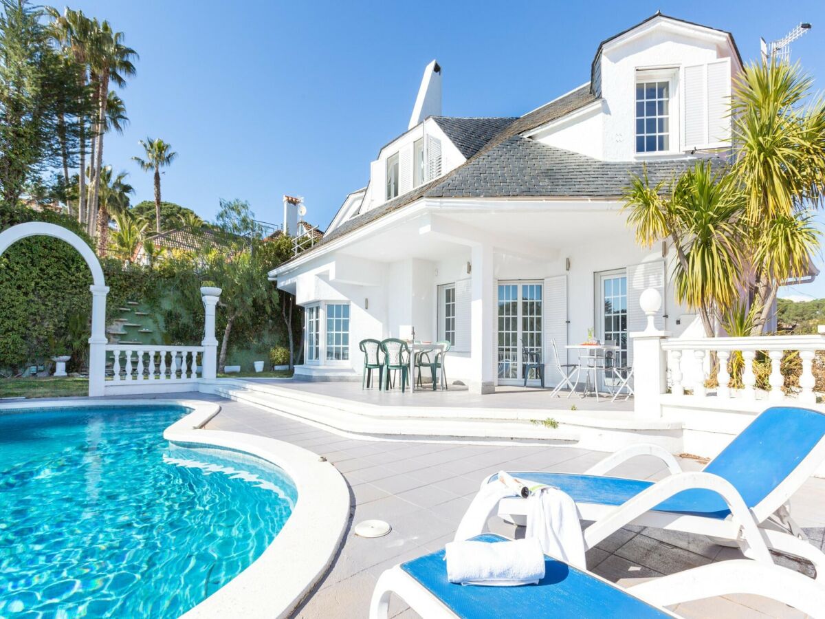Villa Villa in Blanes with Pool and Sea Views