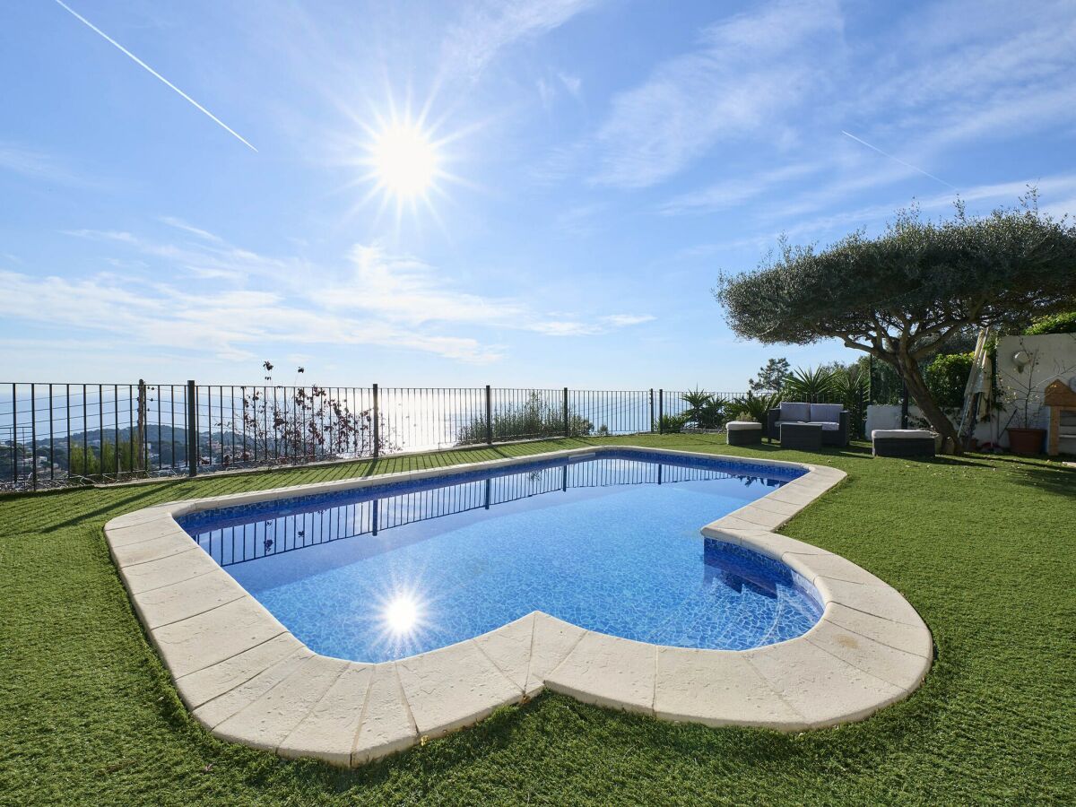 Villa Villa an der Costa Brava mit Meerblick & Pool