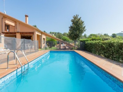 Villa Quiet residential villa in Vidreres - Outdoor photo 7