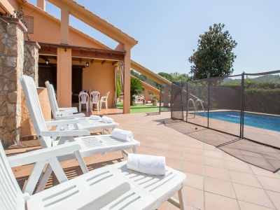 Villa Quiet residential villa in Vidreres - Outdoor photo 40