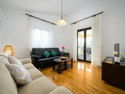 Apartment Graceful apartment with barbecue area - Features photo 11