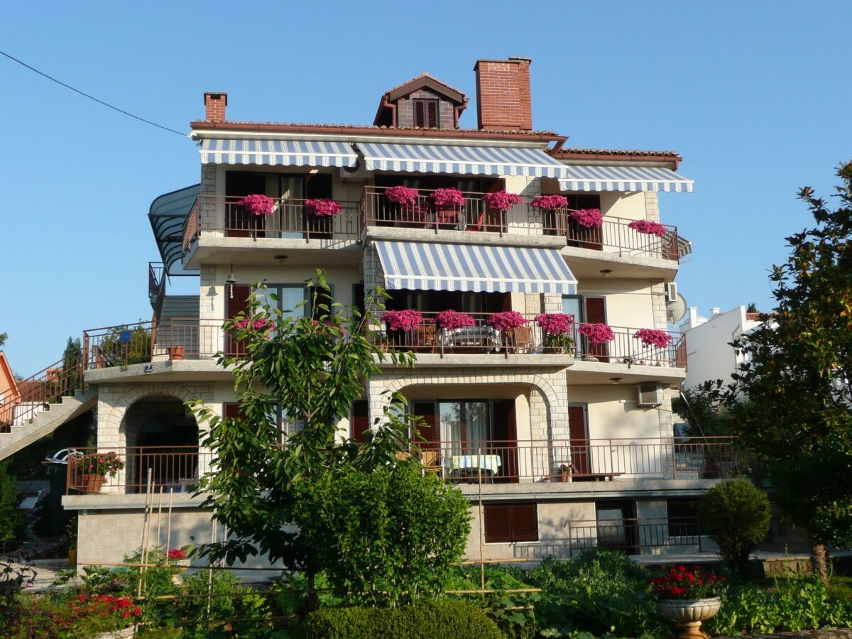 Apartment Two bedroom apartment with terrace Malinska, Krk A-19296-a - Outdoor photo 2