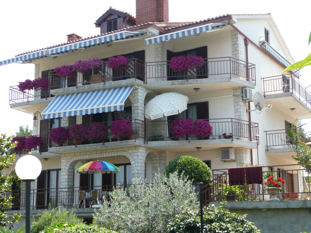 Apartment Two bedroom apartment with terrace Malinska, Krk A-19296-a - Outdoor photo 3