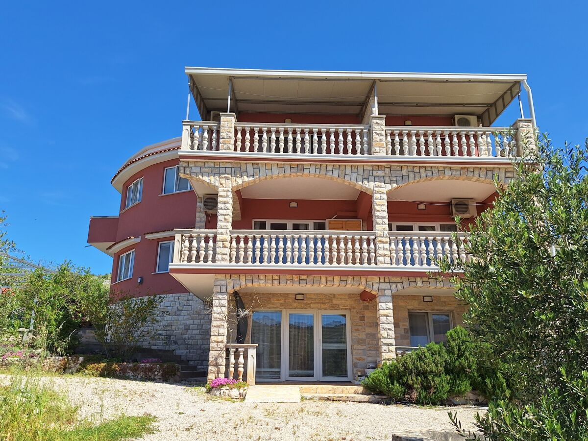 Apartment Two bedroom apartment with terrace Grebaštica, Šibenik A-24934-e - Outdoor photo 2
