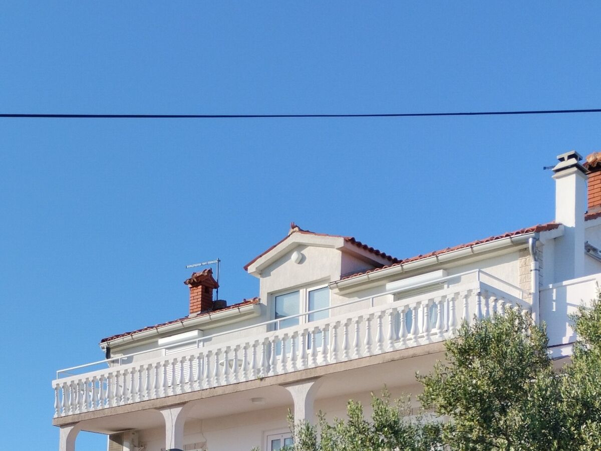 Apartment One bedroom apartment with balcony and sea view Lopar, Rab A-19896-b
