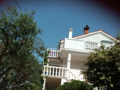 Apartment Two bedroom apartment with terrace Lopar, Rab A-19896-c - Outdoor photo 3