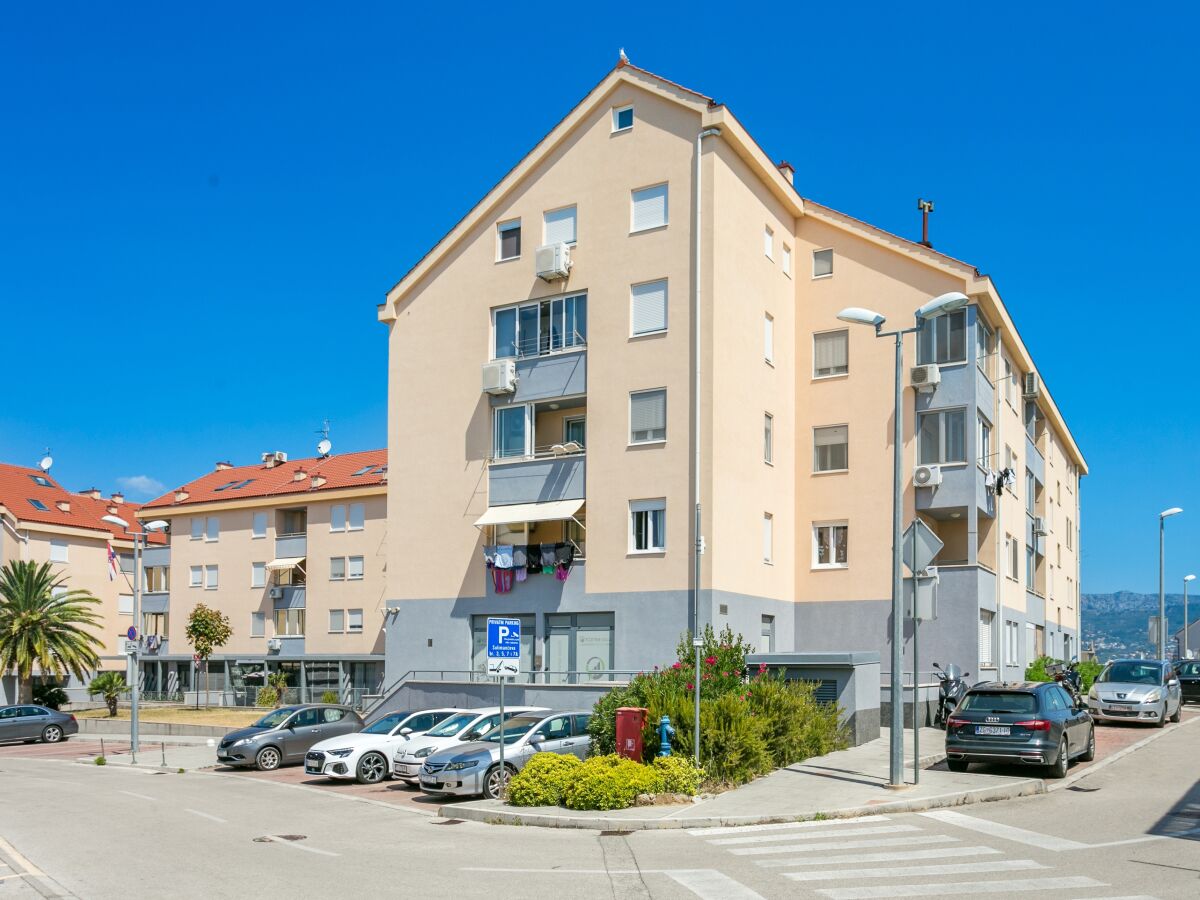 Apartment One bedroom apartment with terrace Split A-23485-a - Outdoor photo 2