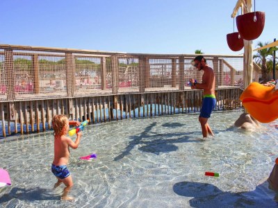 Holiday park Ruhiges Ferienhaus im Wasserpark - Outdoor photo 3