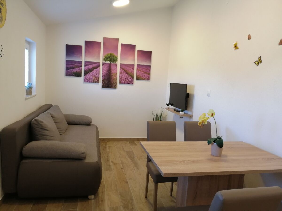 Apartment Two bedroom apartment with terrace Nin, Zadar A-6125-a